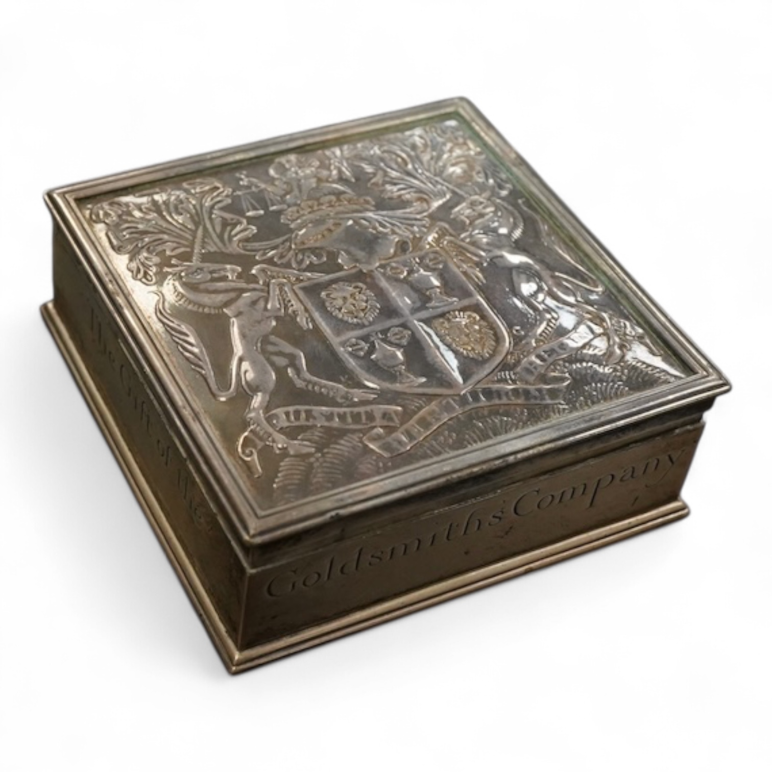 A George V silver Goldmsiths Company presentation table cigarette box 9.2 x 9.2 cm., weight approx. 9.55ozt